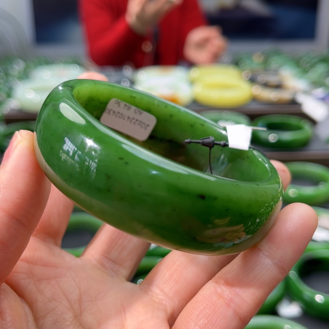 和田玉（碧玉）手镯未镶嵌