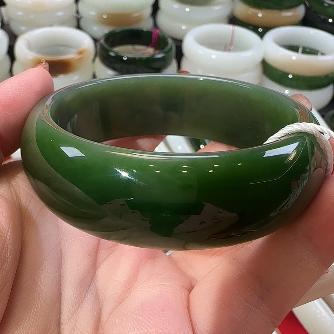 和田玉（碧玉）未镶嵌手镯