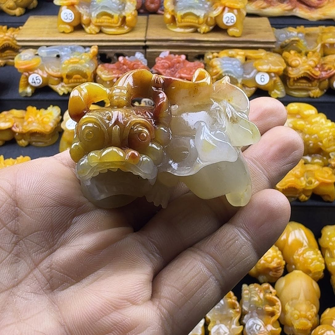 石英质玉（黄龙玉）未镶嵌手玩件