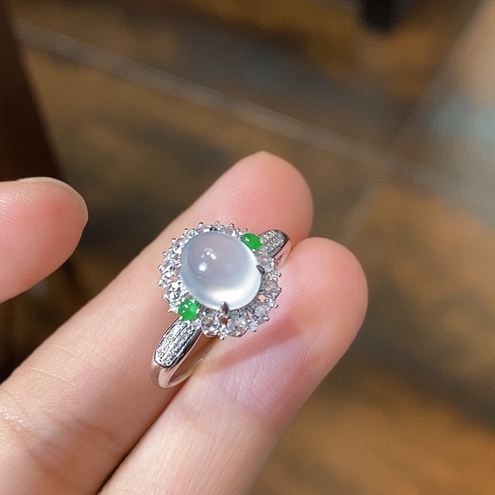 翡翠18K金镶嵌戒指