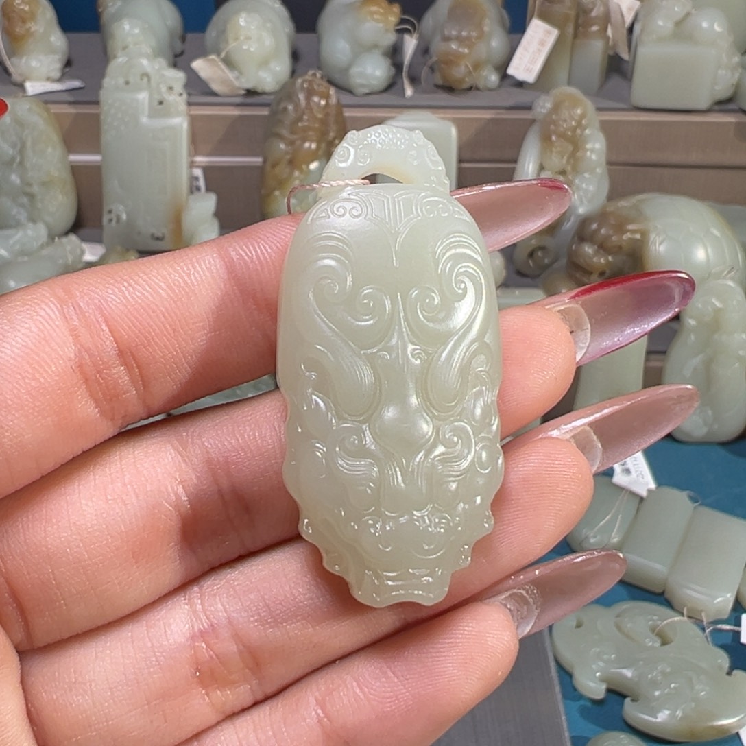 和田玉（糖玉）未镶嵌颈饰