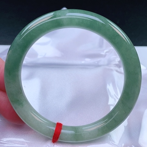 翡翠手镯（圆镯）未镶嵌68号