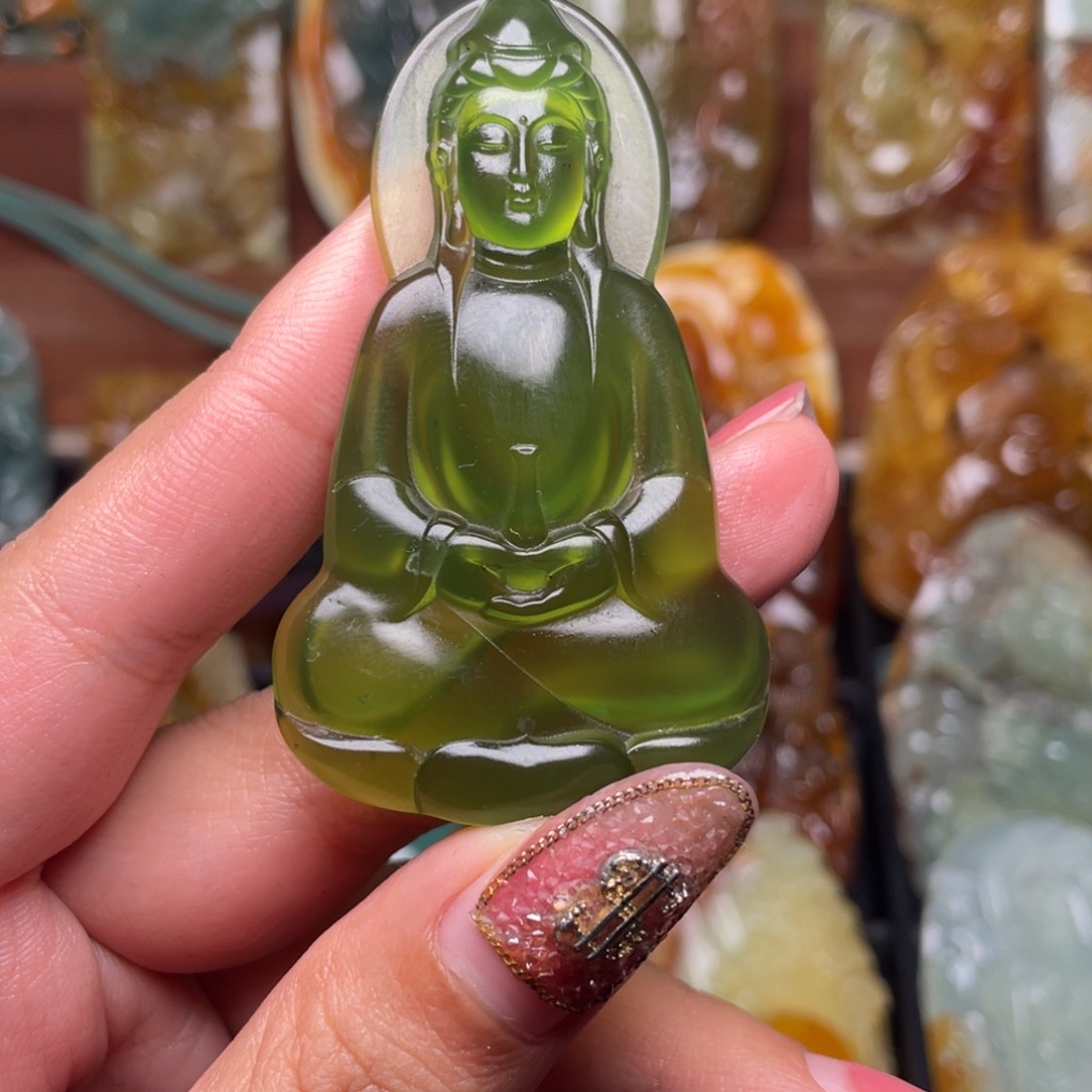 蛇纹石玉颈饰未镶嵌已*置