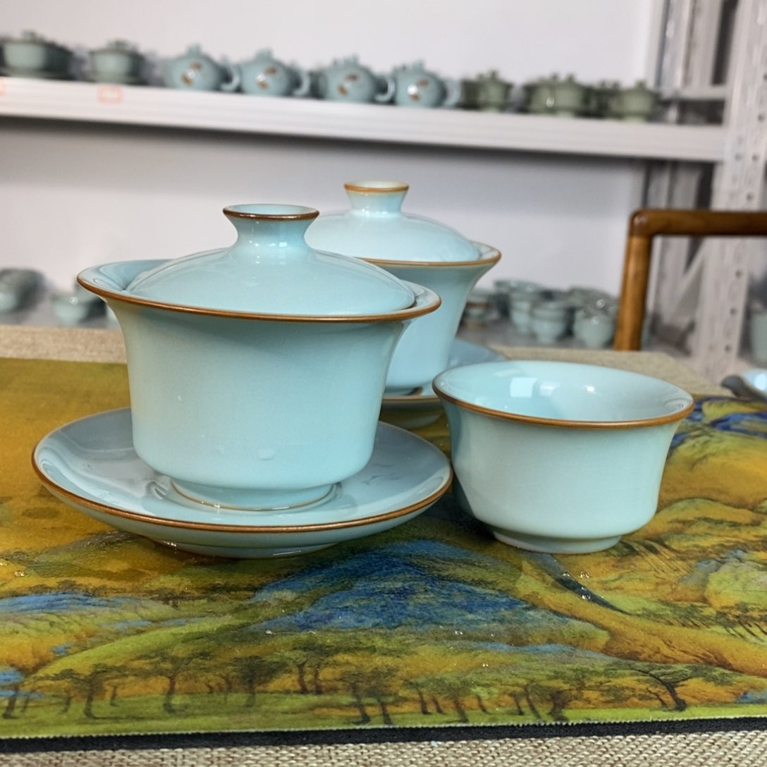 【闪购商品】天青马蹄盖碗微微瑕➕马蹄主人杯。。。