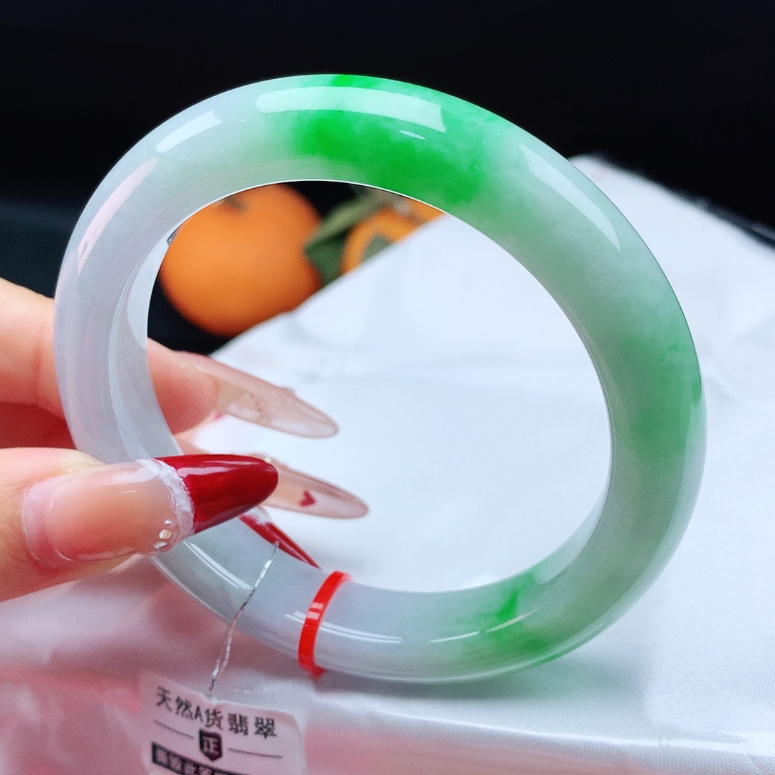 翡翠手镯未镶嵌59圈