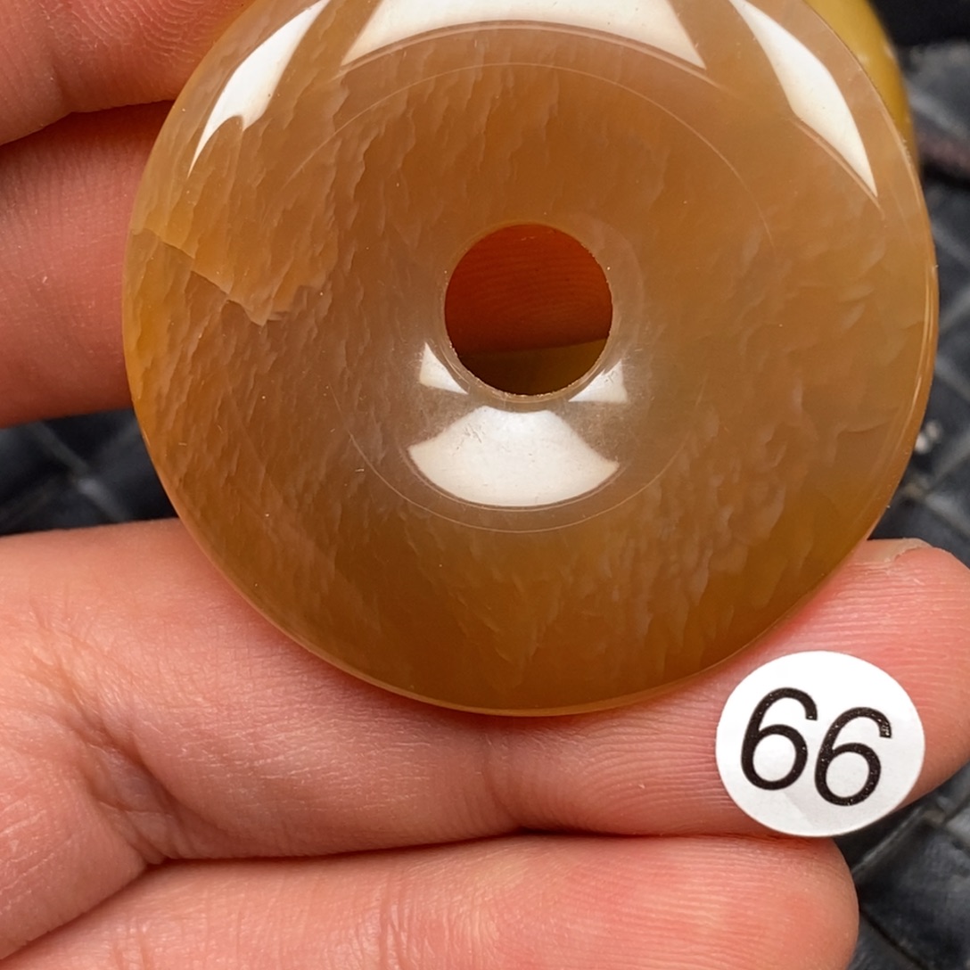 用***0玛瑙/玉髓未镶嵌颈饰挂件