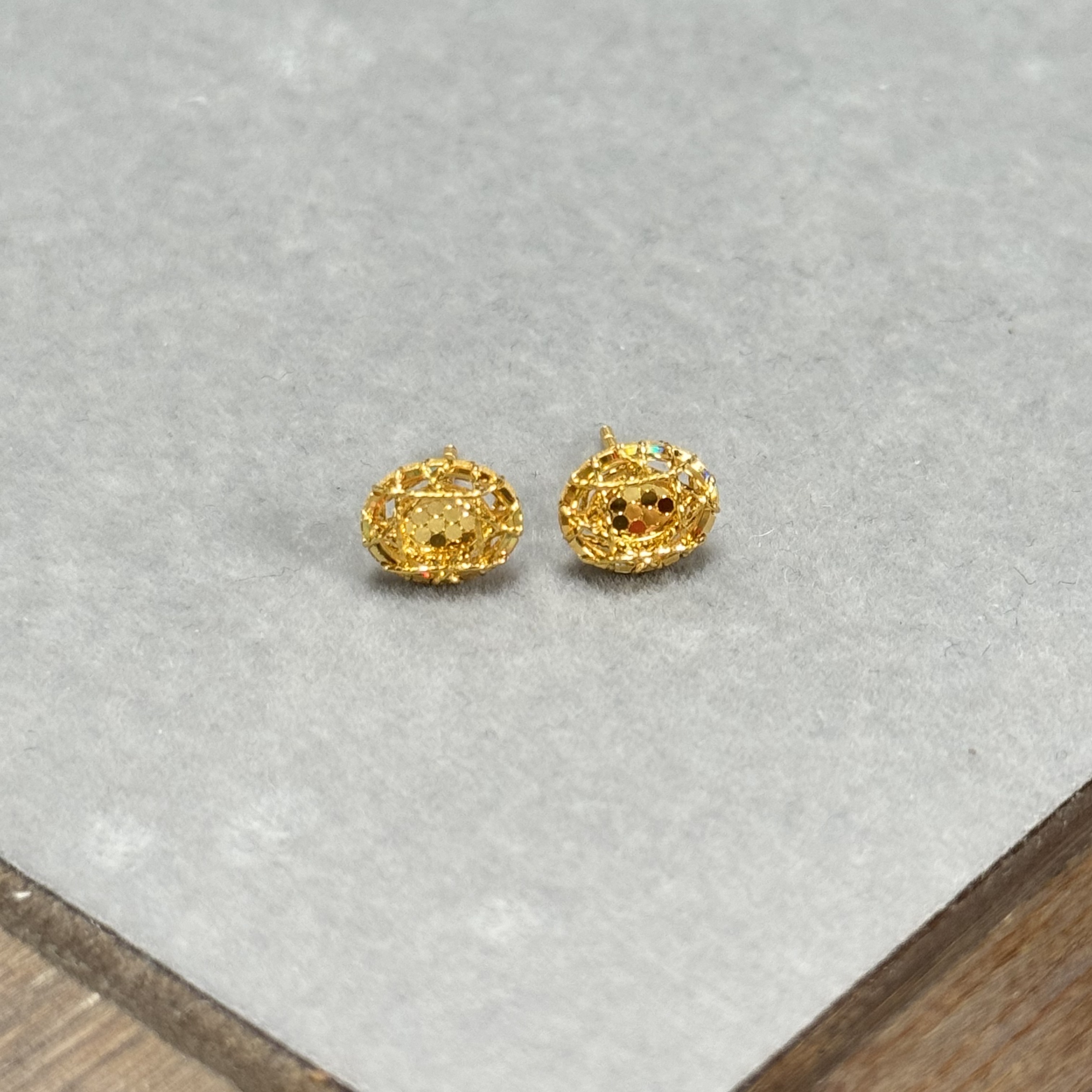 E【幻彩鱼鳞鸽子蛋耳钉】--足金999精工