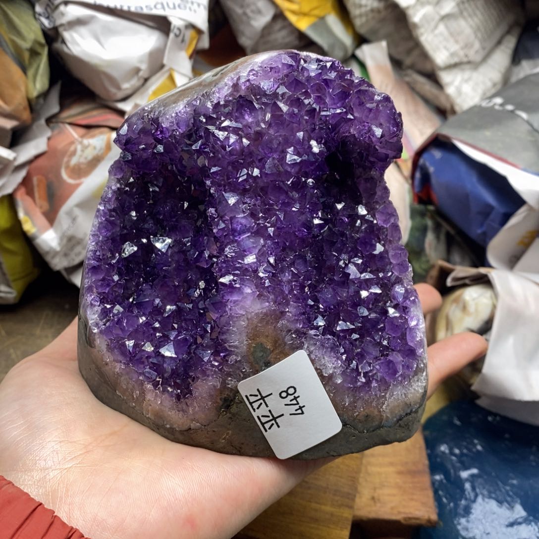 紫晶乌拉圭水晶摆件原石未镶嵌