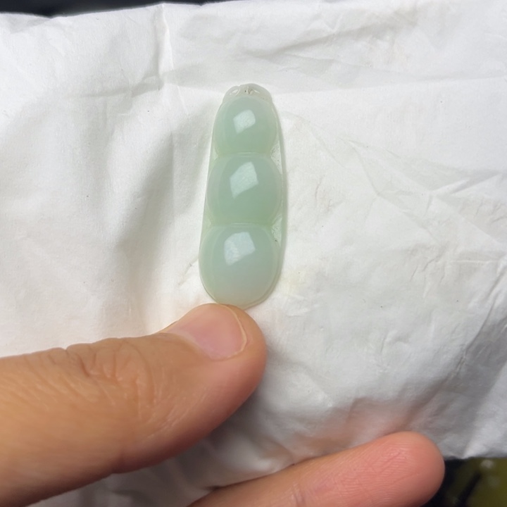 翡翠未镶嵌颈饰挂件