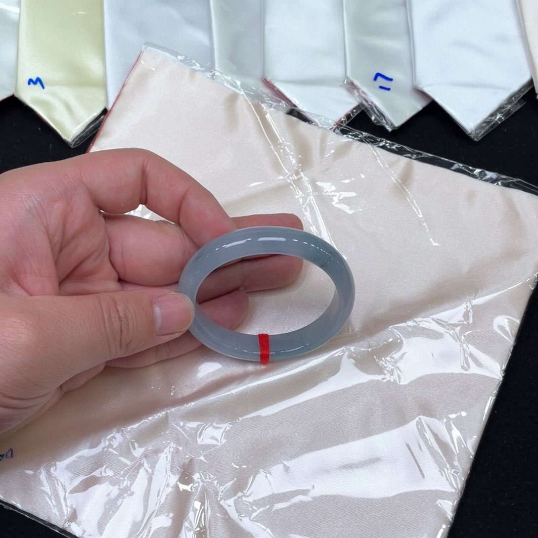 翡翠手镯未镶嵌51贵妃