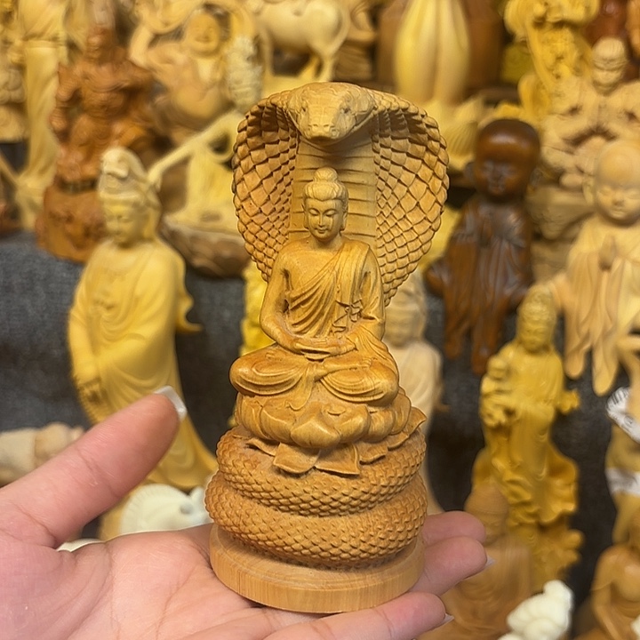 黄杨木黄杨木 瑕疵蛇佛