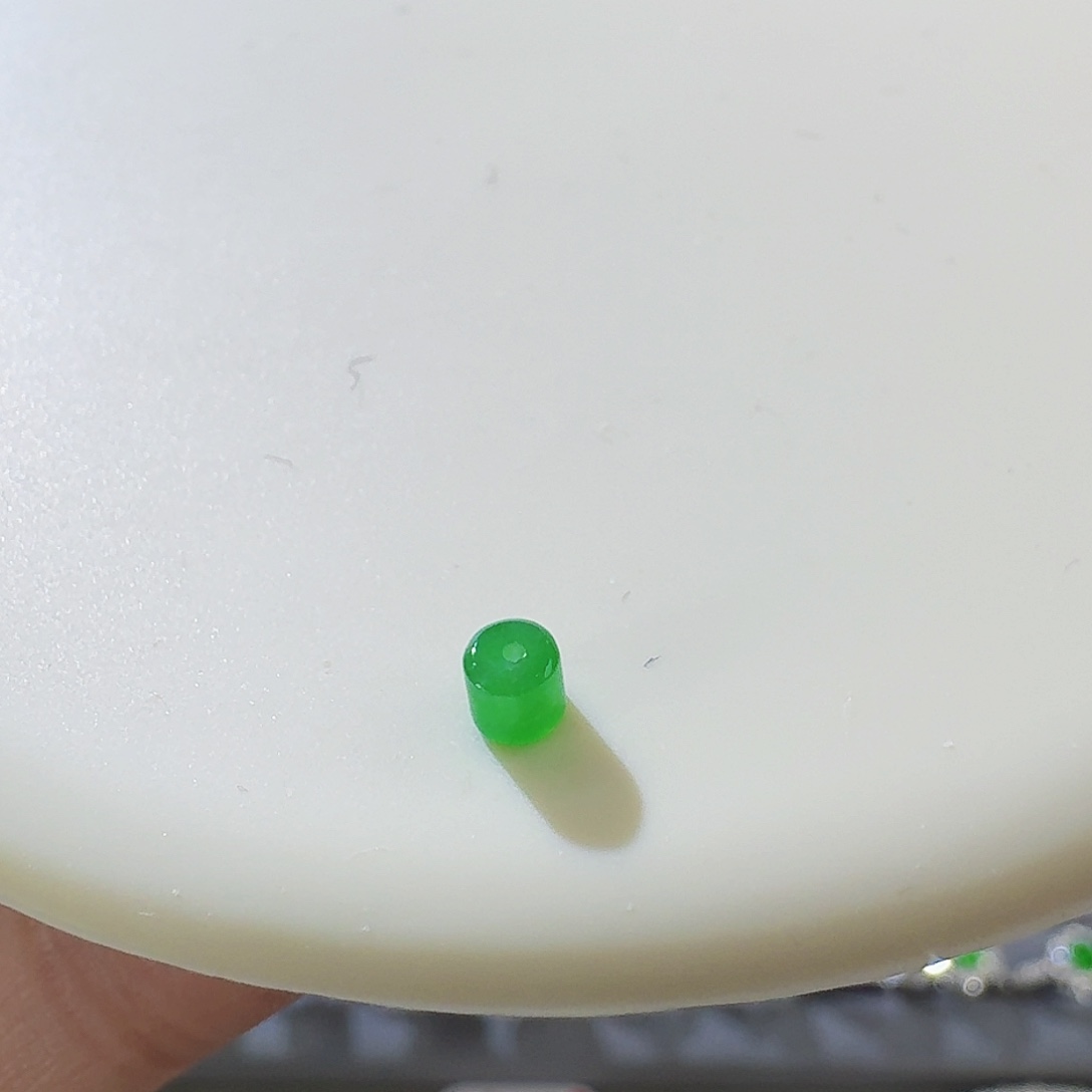 翡翠未镶嵌颈饰裸石