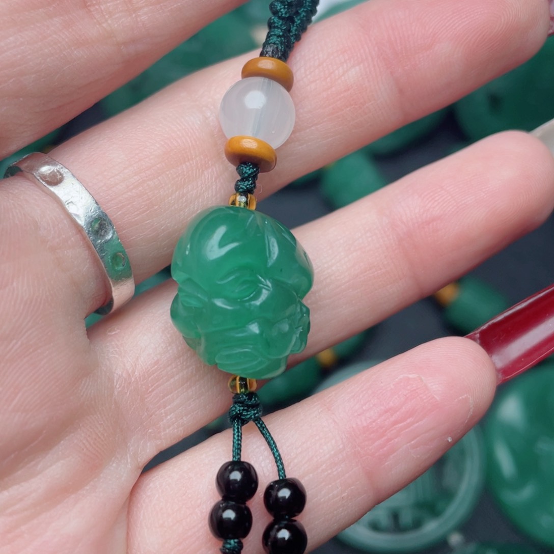 石英质玉颈饰未镶嵌