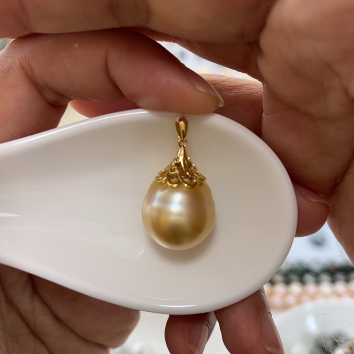 【闪购商品】海水珍珠颈饰银S925镶嵌15-16mm金珠