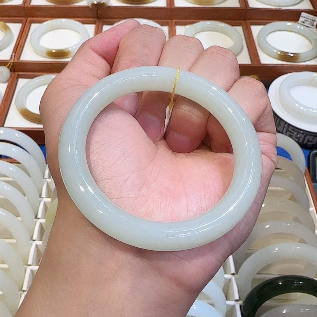 和田玉手镯未镶嵌且末奶蓝福镯54 55 56