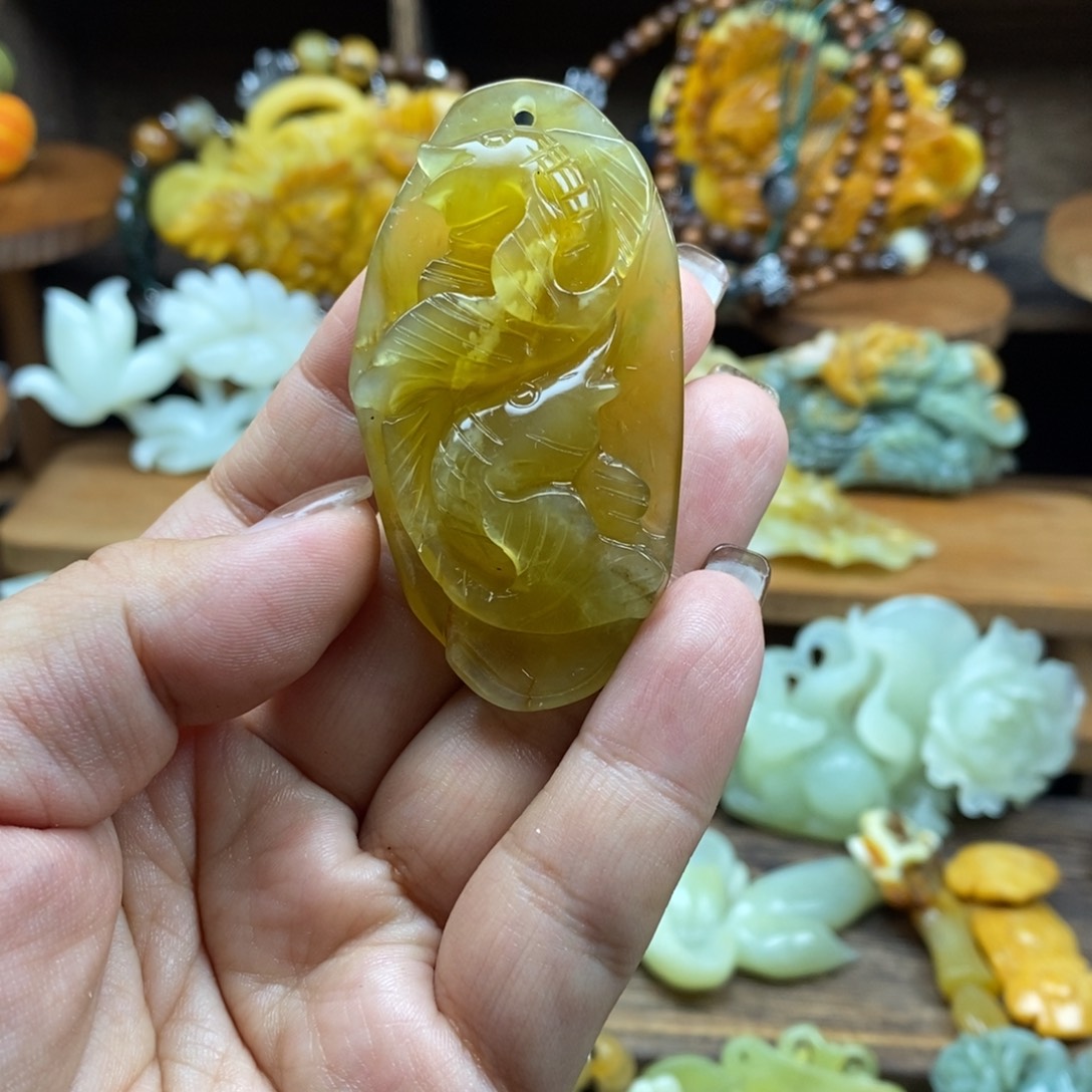 蛇纹石玉未镶嵌吊坠(赠链)