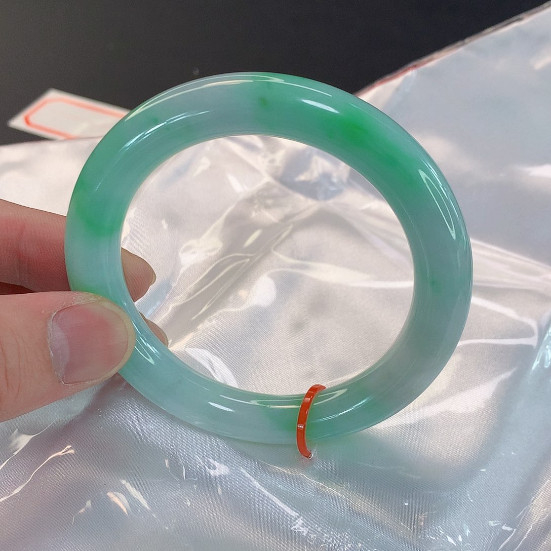 翡翠手镯未镶嵌109缅甸天然翡翠A货