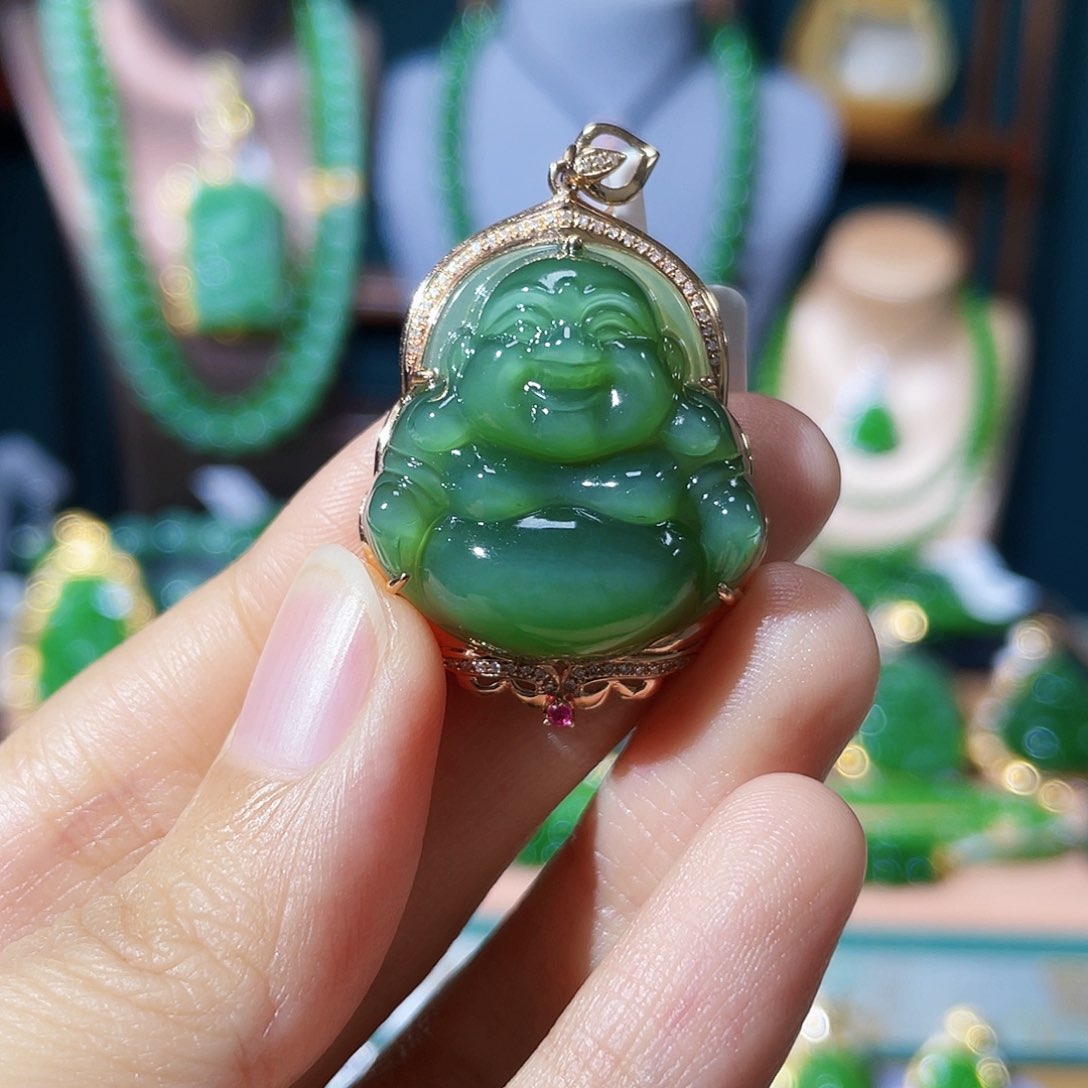 和田玉（碧玉）颈饰18K金镶嵌