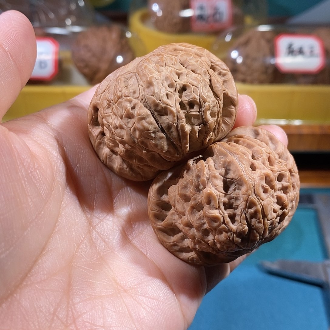文玩核桃吊坠大*44血麒麟