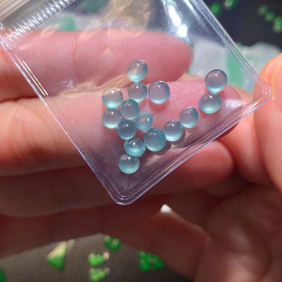 翡翠未镶嵌颈饰蛋面