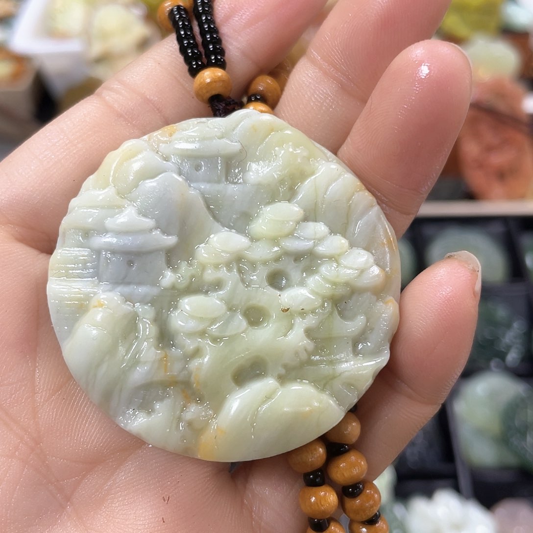 蛇纹石玉颈饰未镶嵌