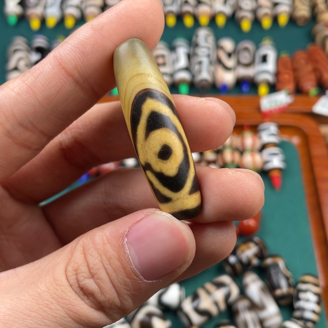 玛瑙/玉髓裸珠牙黄缠丝带眼