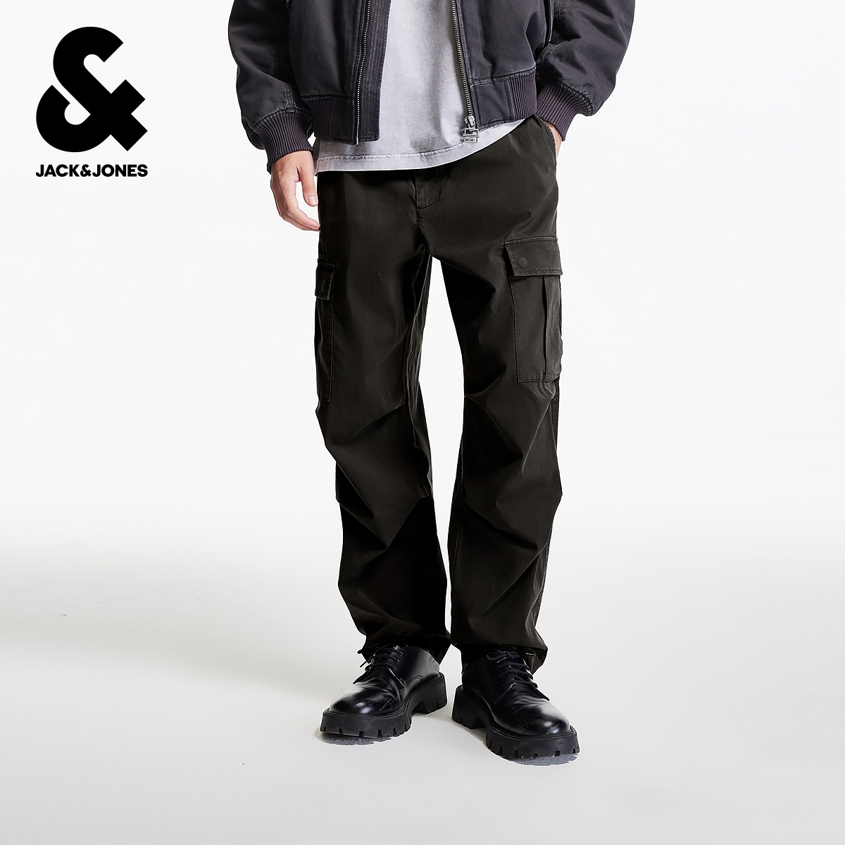 杰克琼斯男装休闲裤夏秋季2025年新款刺绣贴袋宽松直筒裤子