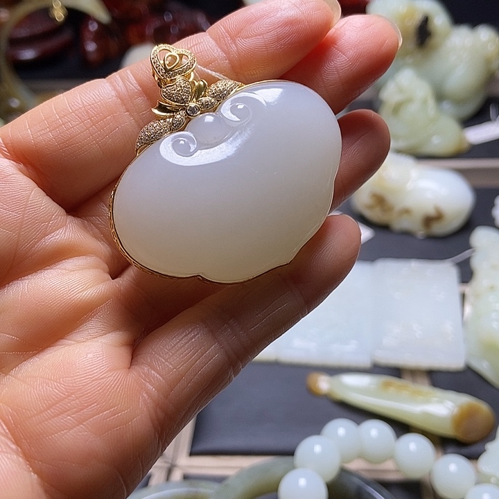 和田玉未镶嵌挂件