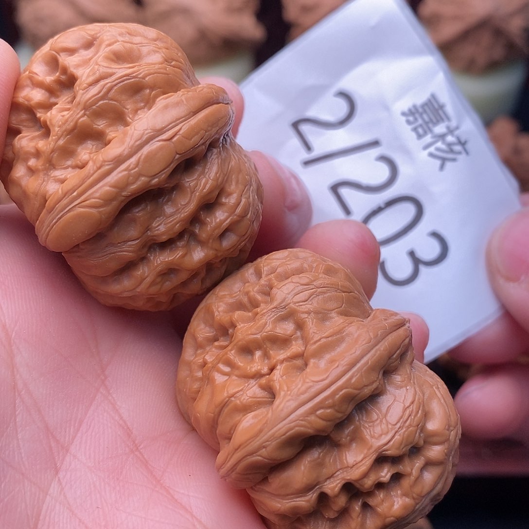 文玩核桃把件40全品老树元宝