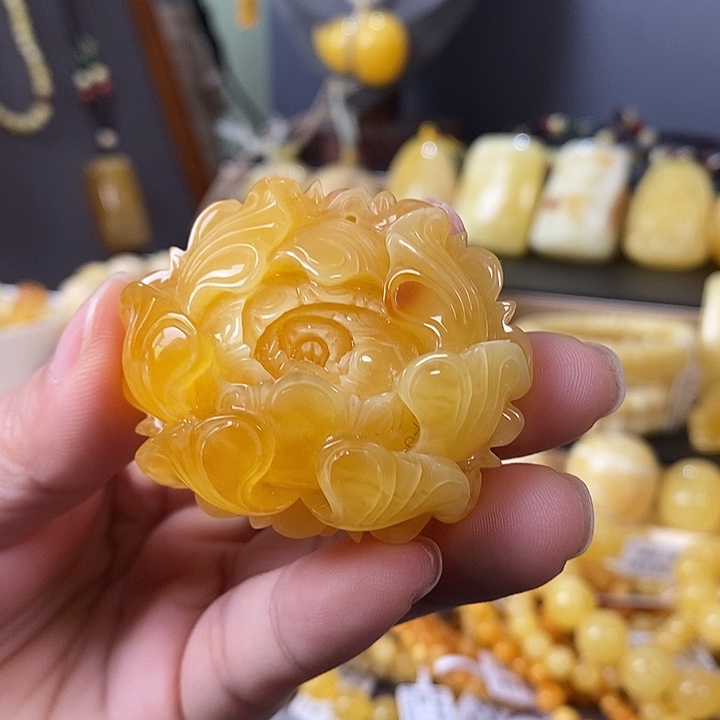 琥珀未镶嵌裸石牡丹花