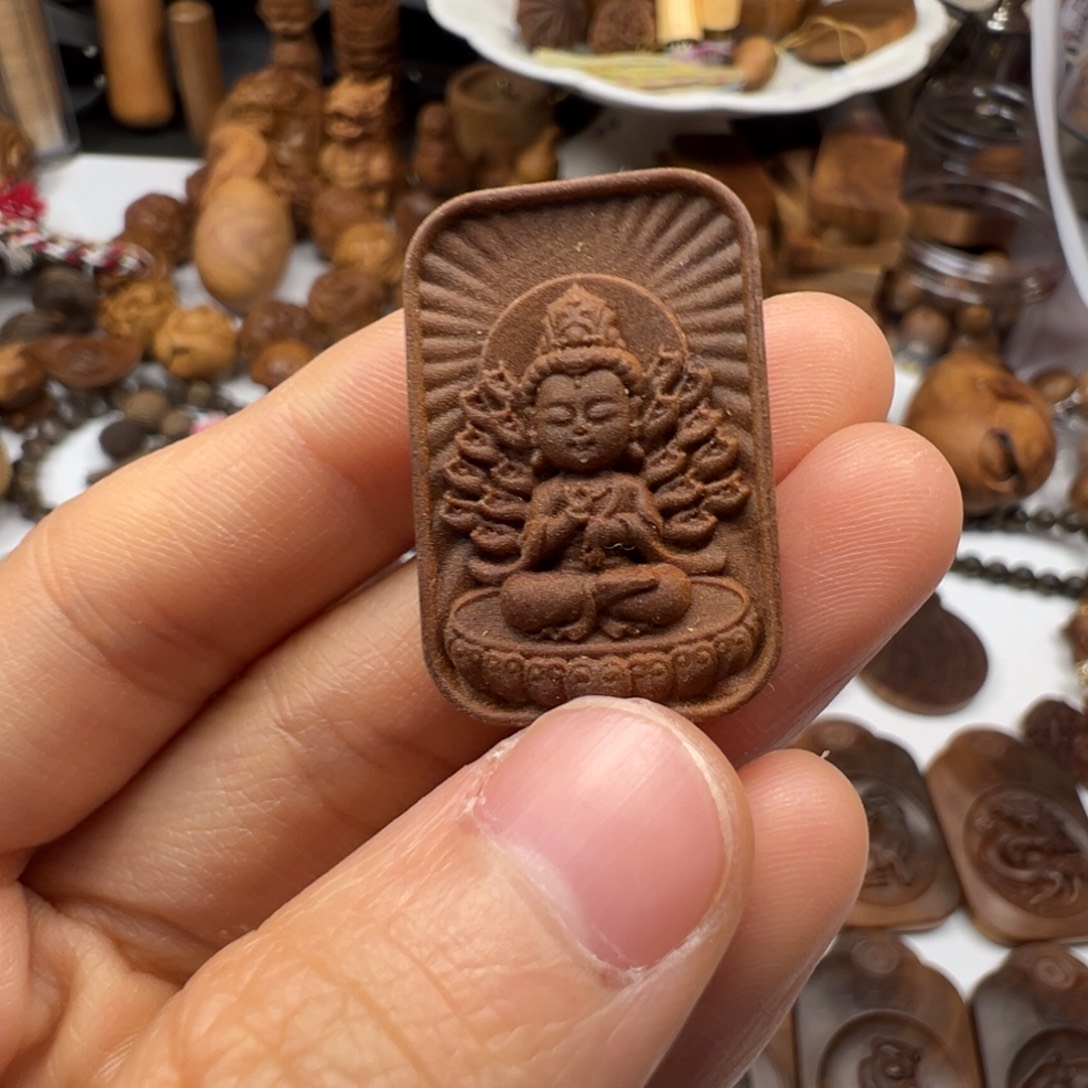 檀香木千手观音老山檀