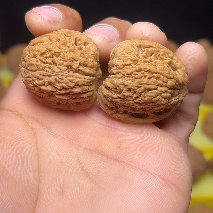 文玩核桃把件凹底拉丝南疆小天残34尺2