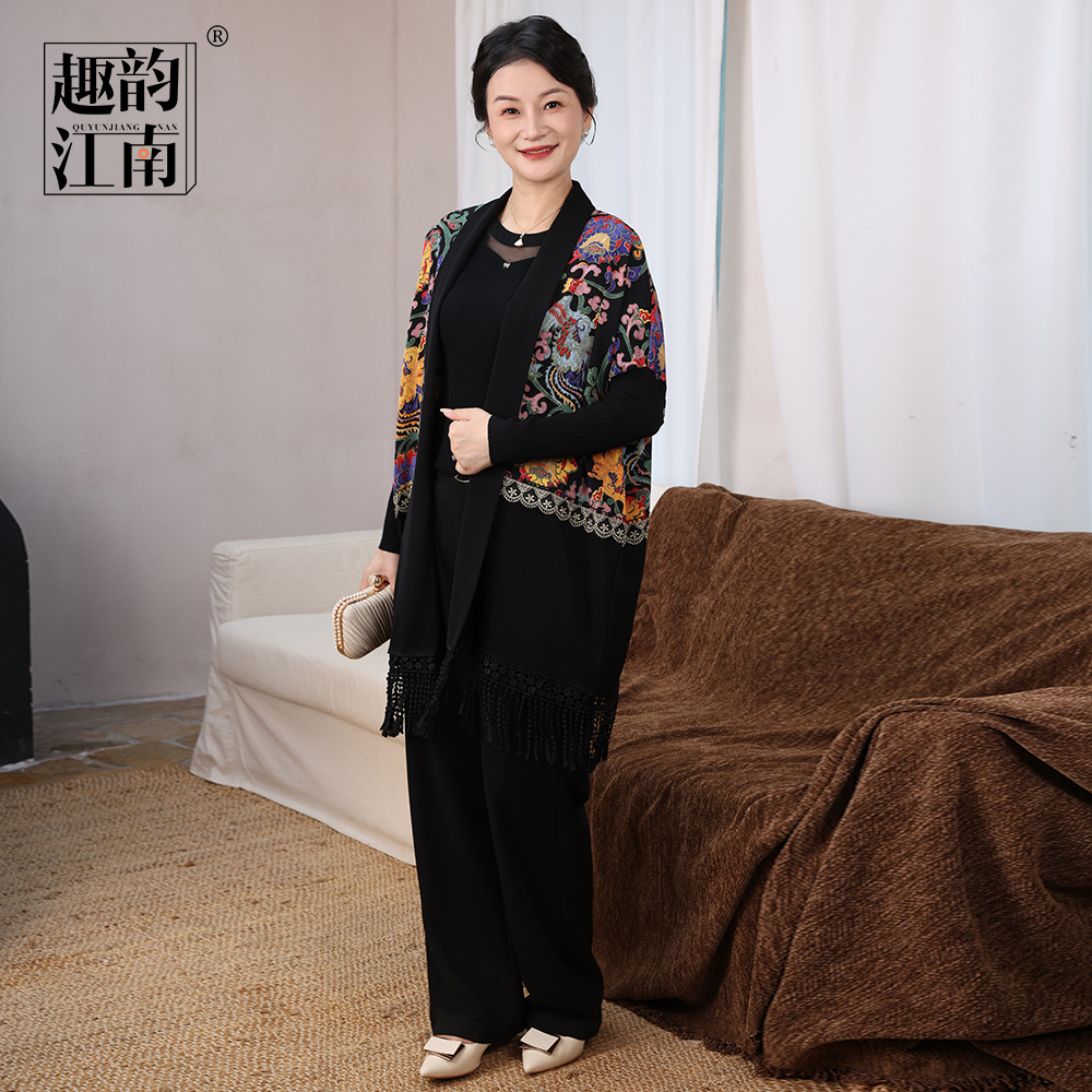 趣韵江南妈妈装图腾花纹初秋新款披肩时尚百搭高级感保暖斗篷外套
