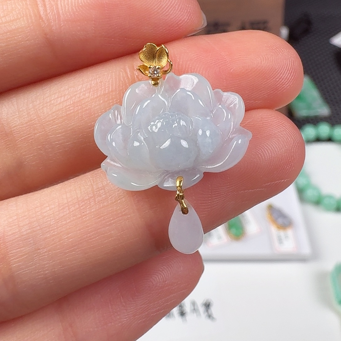 翡翠18K金镶嵌颈饰