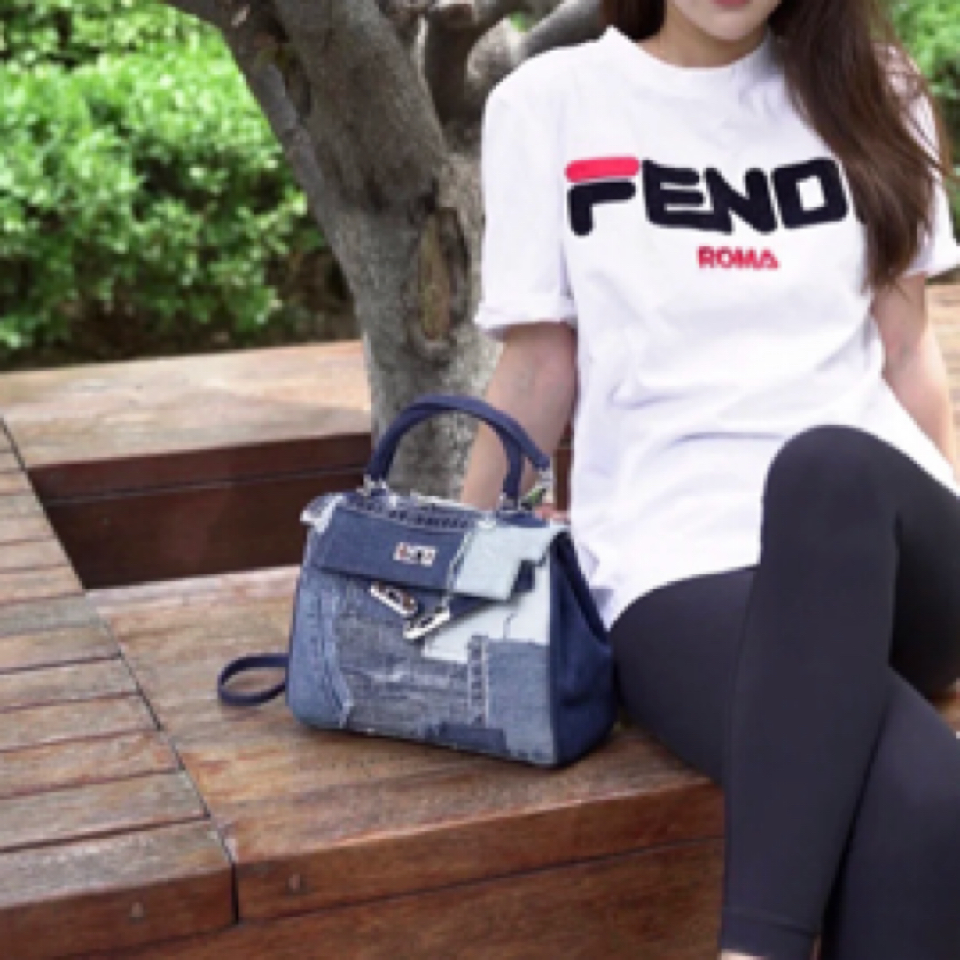 99新 FENDI/芬迪 芬迪白色短袖/S码/A00584