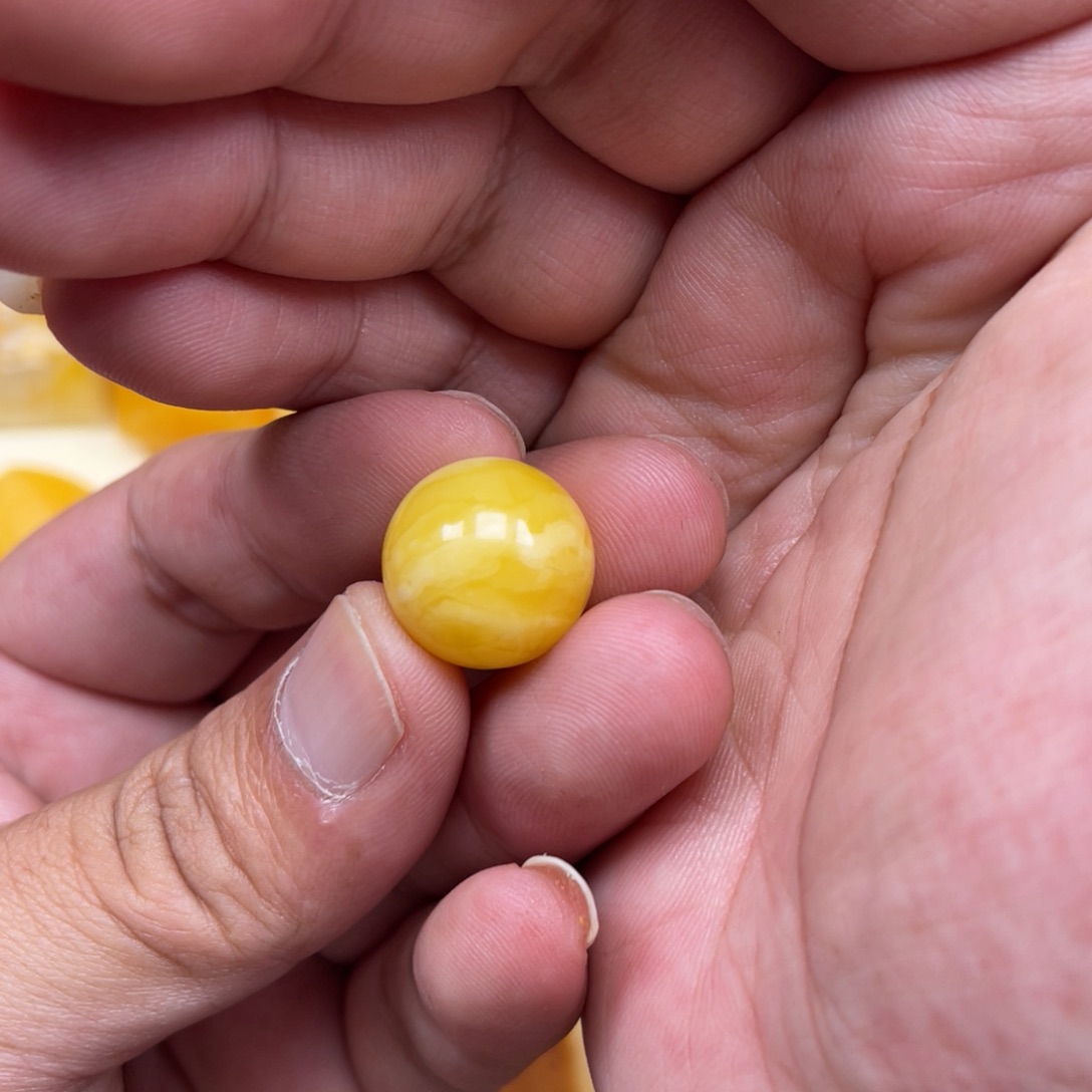 ****巴蜜蜡未镶嵌裸石珠子