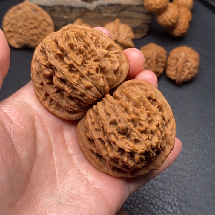 桃核把件全品47.5四座楼