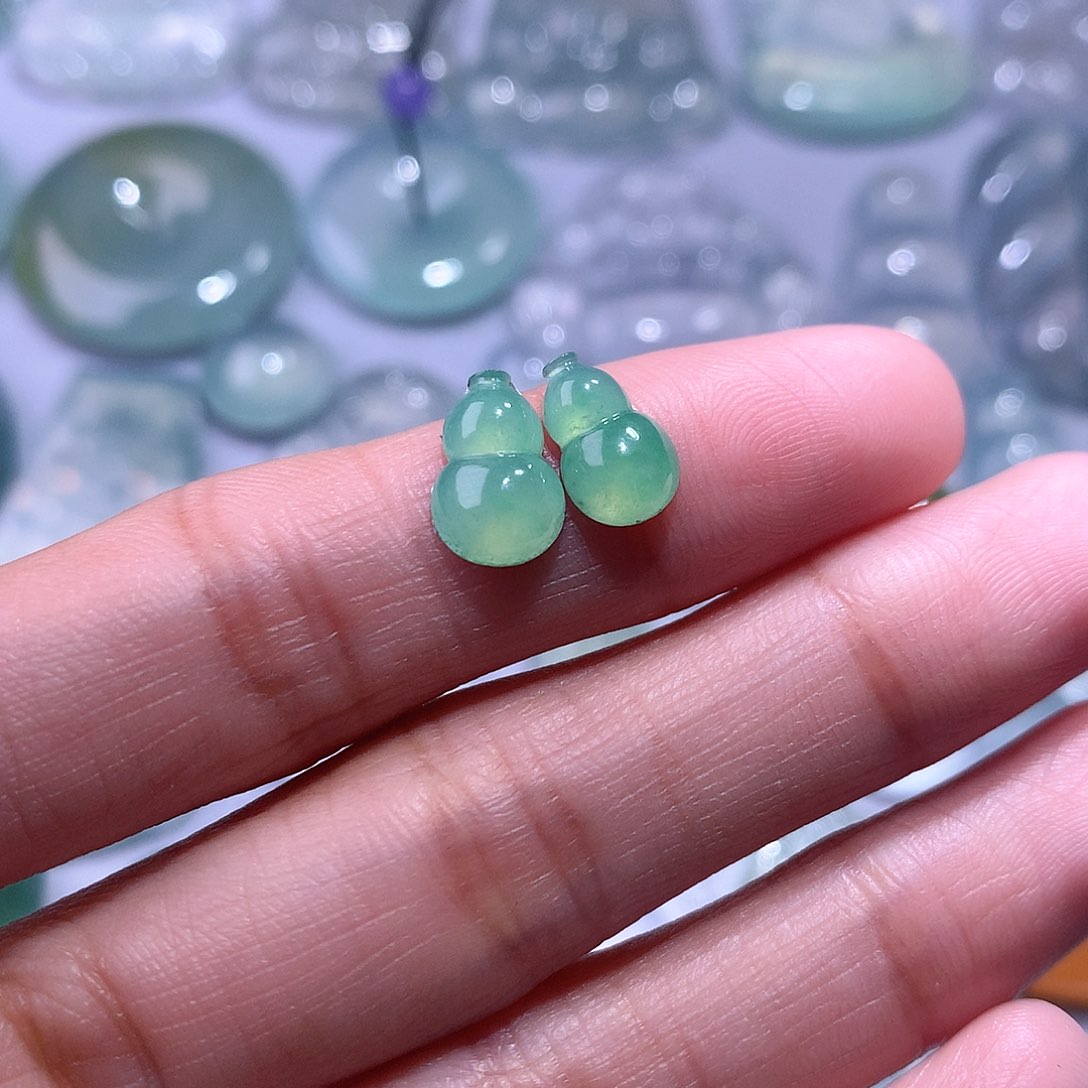 【闪购商品】翡翠颈饰未镶嵌葫芦