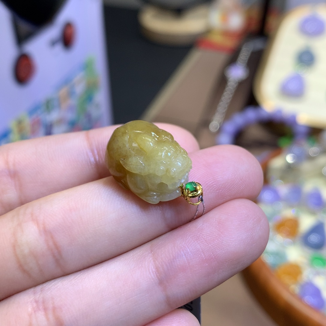 翡翠18K金镶嵌颈饰翡翠