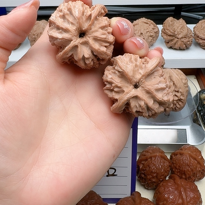 文玩核桃吊坠42全品苹果园