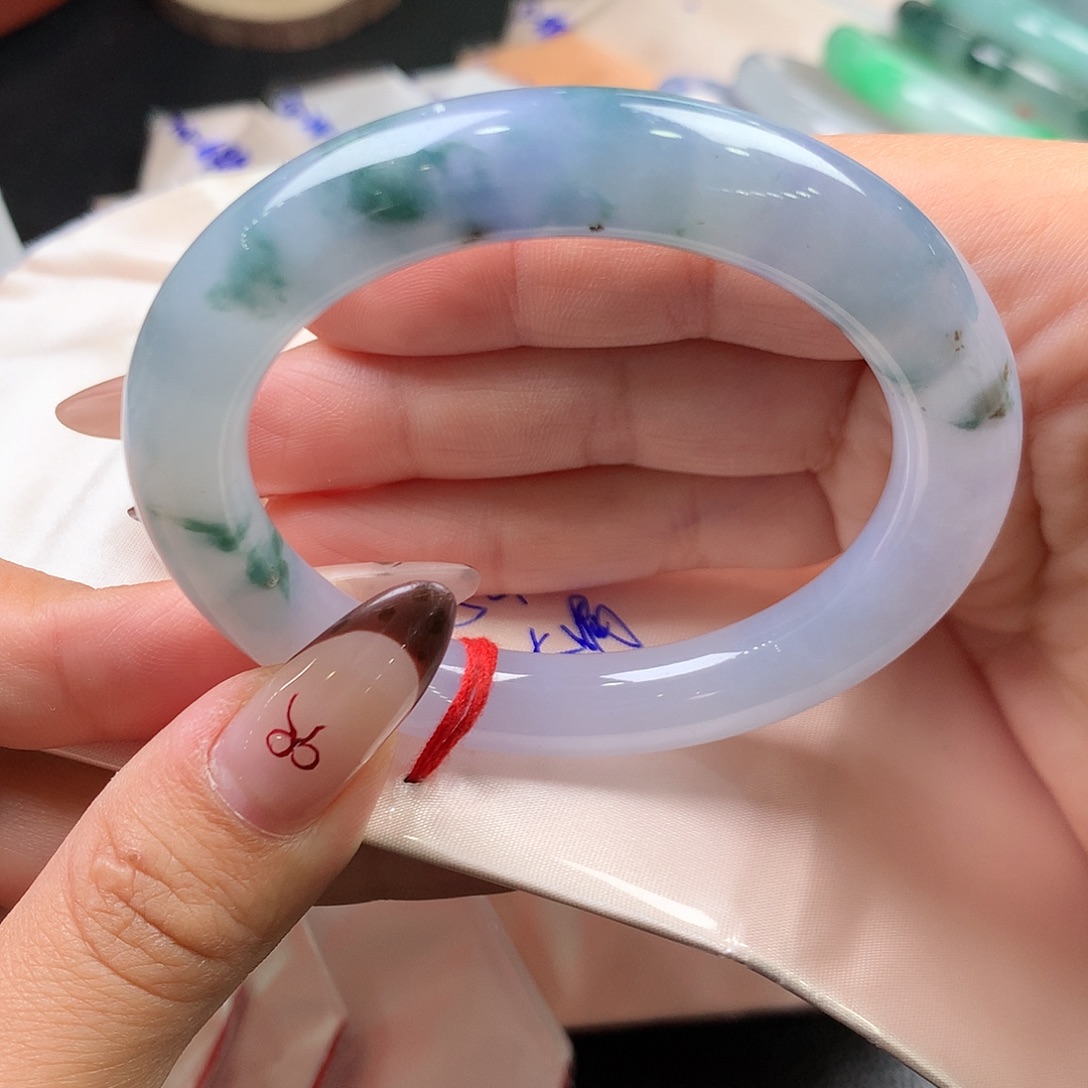 翡翠未镶嵌手镯（圆镯）14号冰胶莫奈大漏！