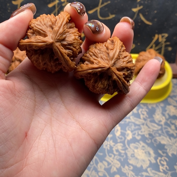 厚***物吊坠文玩核桃白狮子