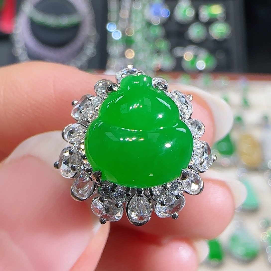 翡翠吊坠(不含链)18K金镶嵌?****#