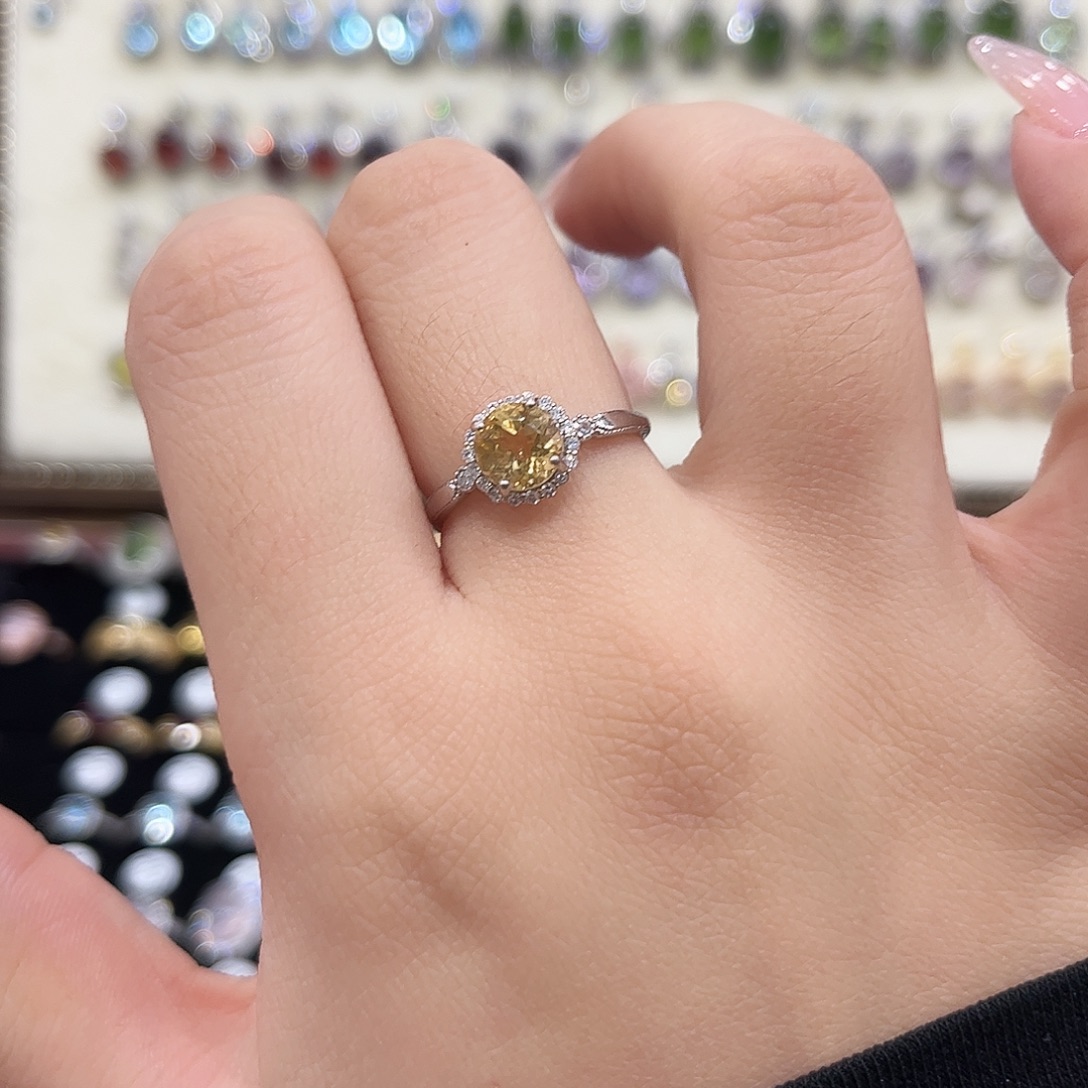 颂***一戒指银S925镶嵌黄晶