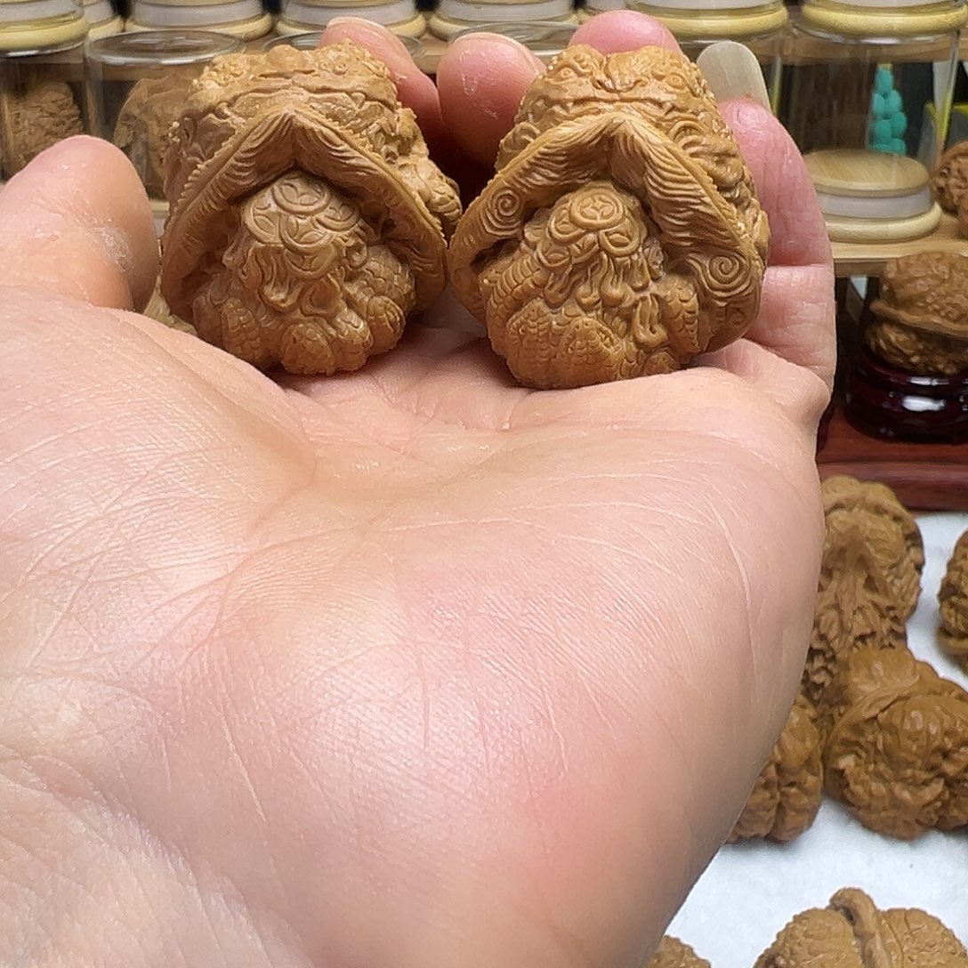 M***昊核桃蛤蟆龟背雕刻狮蝉