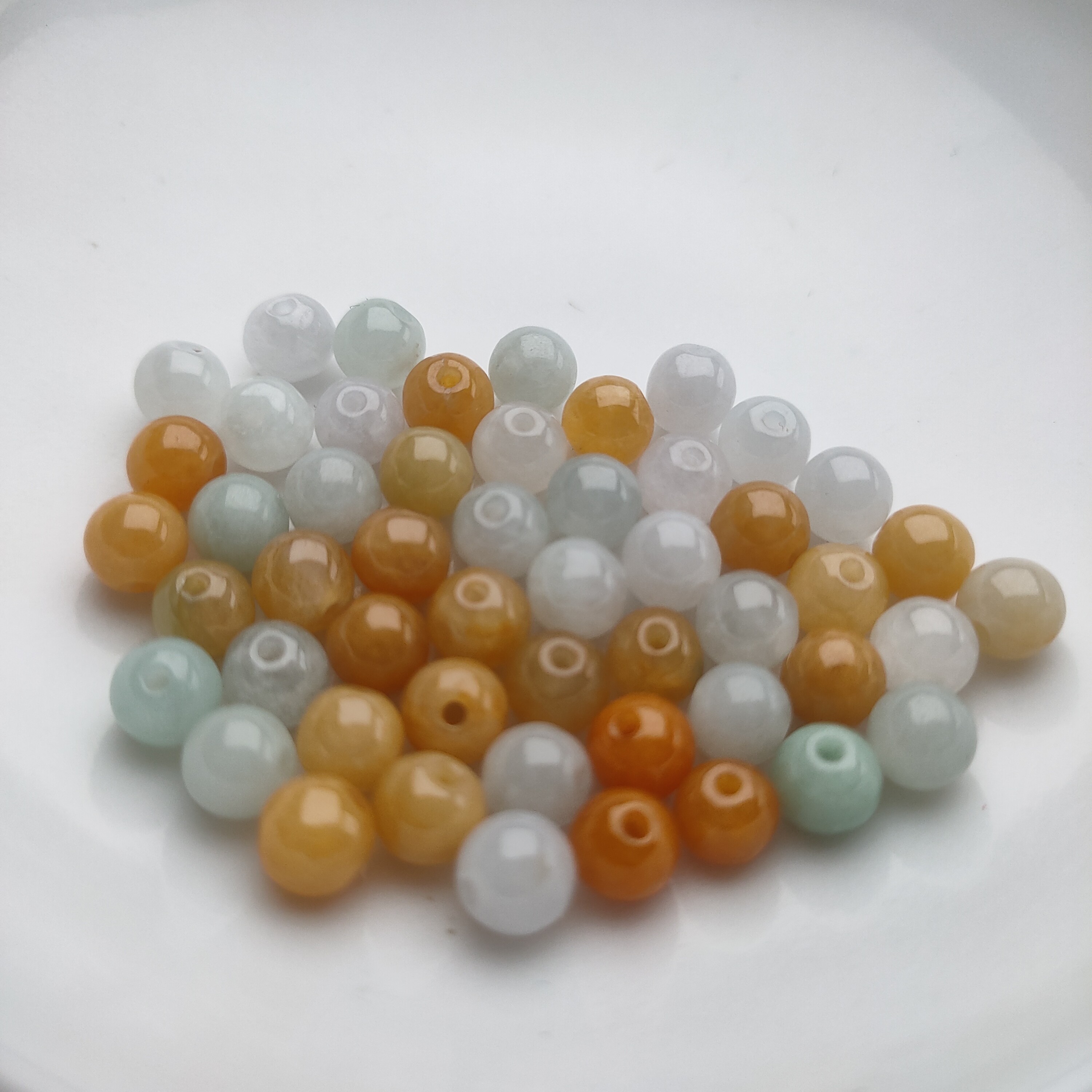 天然a货翡翠.冰三彩圆珠.尺寸5.5mm.40颗=$32