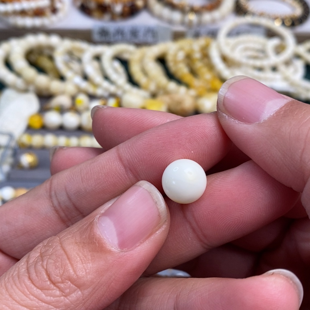 琥珀裸石未镶嵌11.2mm白蜡圆珠