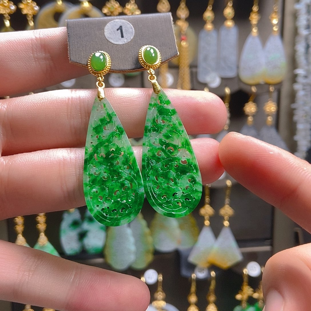 彭***姐翡翠未镶嵌耳饰翡翠