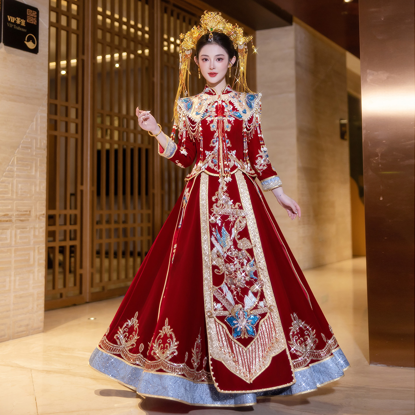 重工丝绒秀禾服蓝色新娘结婚中式婚服敬酒服出阁大码显瘦嫁衣新款