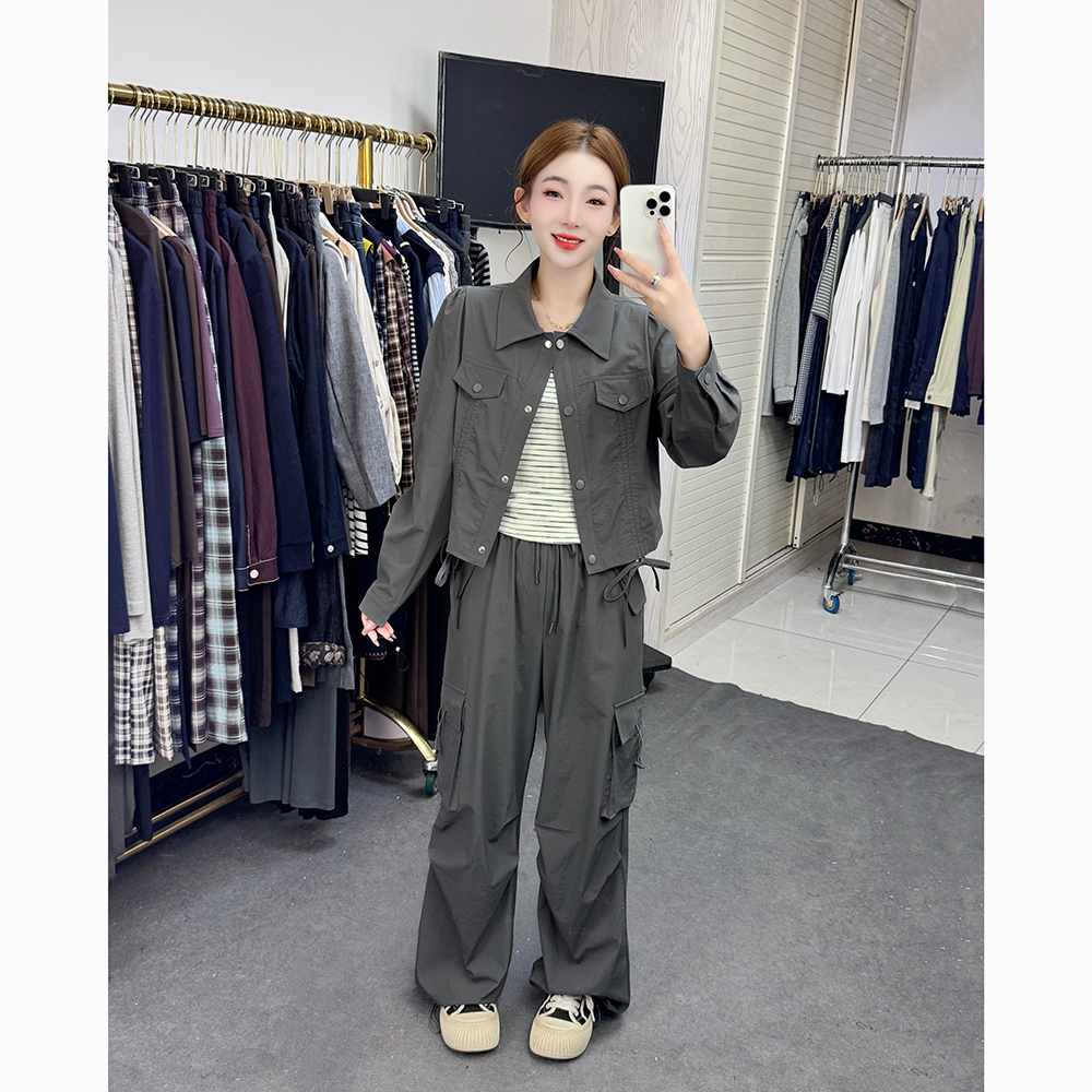 时尚休闲套装女2025秋季新款洋气减龄长袖衬衣吊带搭工装裤三件套